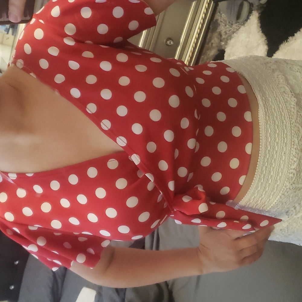 BRAND NEW TOP